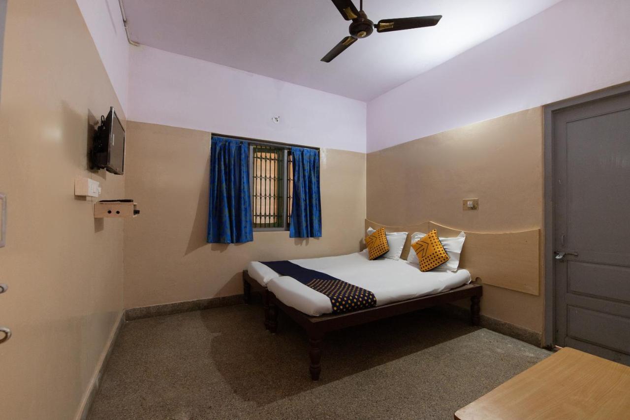 Spot On 66235 Samruddhi Lodge Tumkur Exterior photo